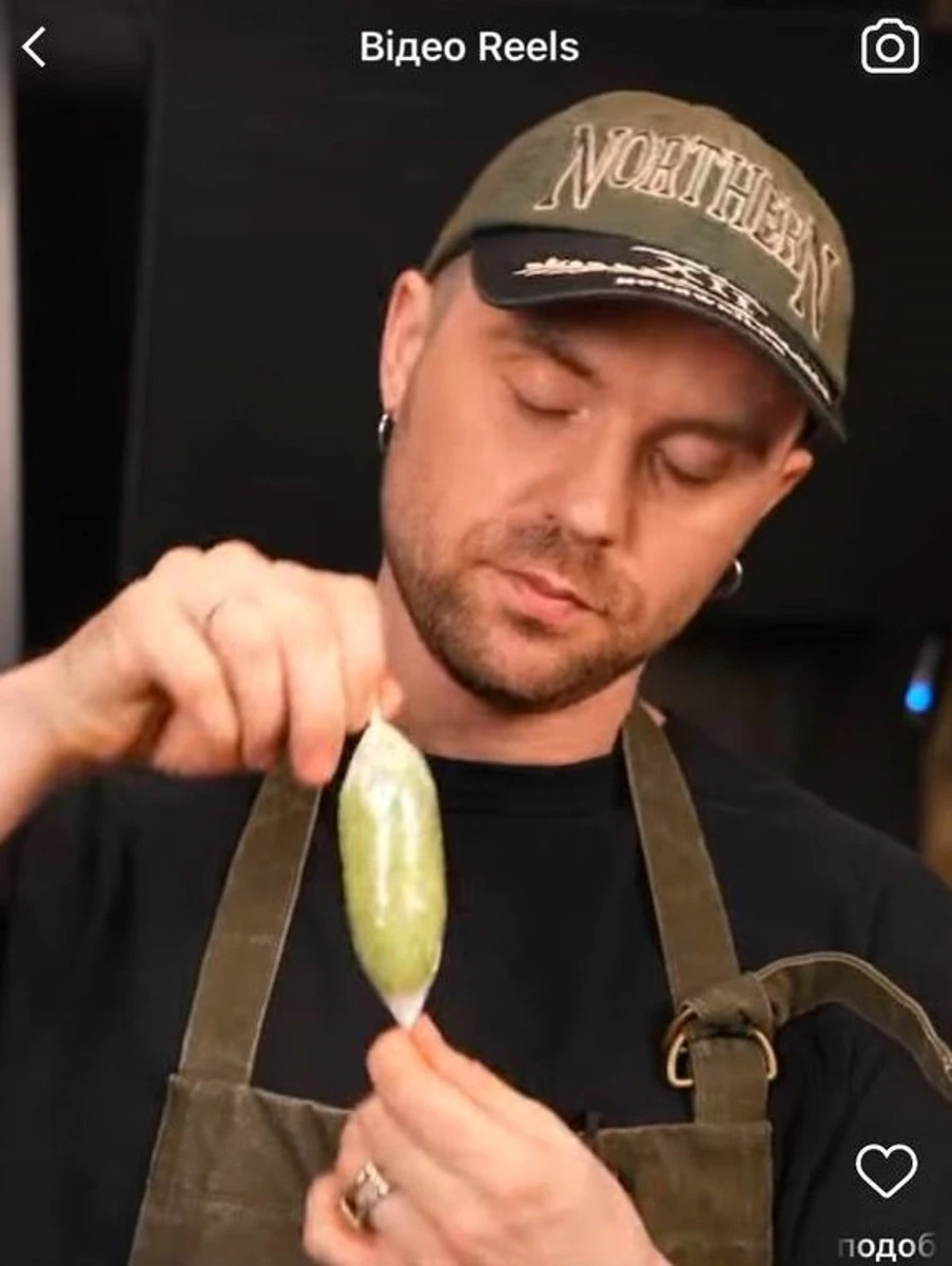 Міша Кацурін готує котлету по-київськи