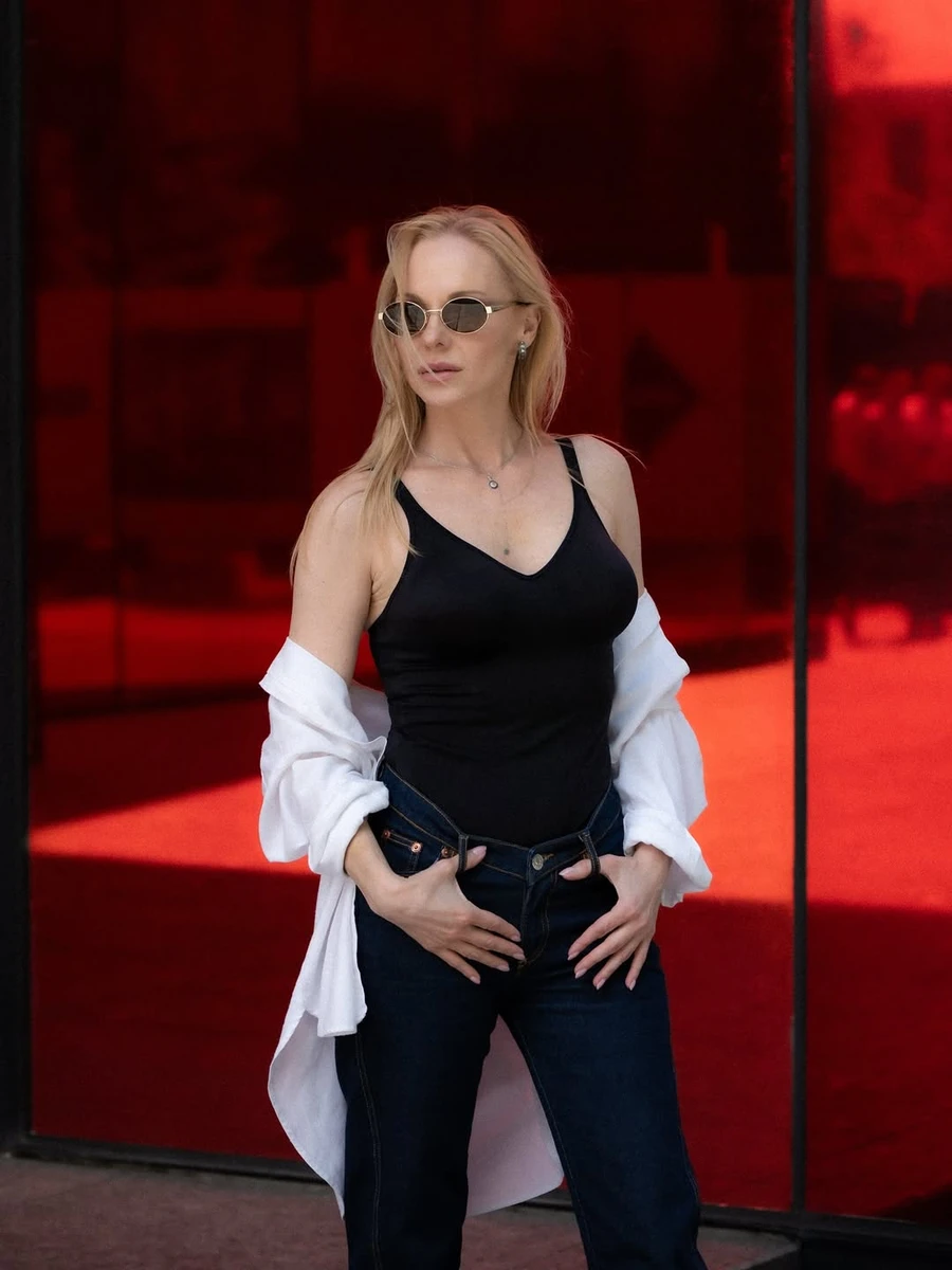 Даша Трегубова пофотографувалася на вулицях Києва