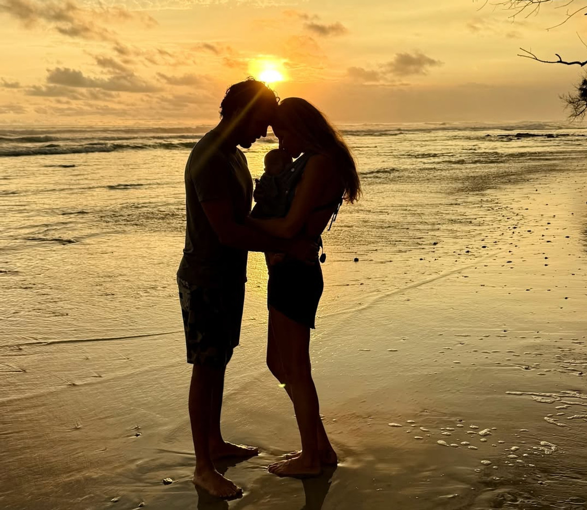 Жізель Бюндхен пока тепле фото з чоловіком і сином