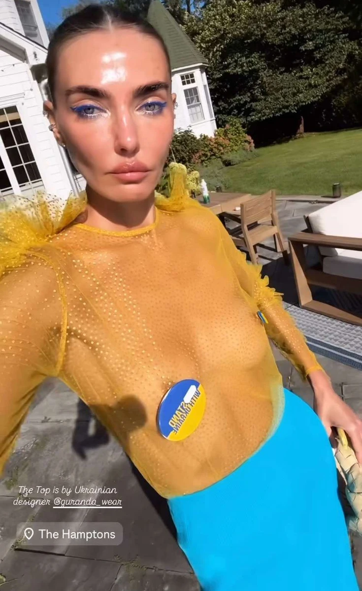 Байкова посвітила грудьми