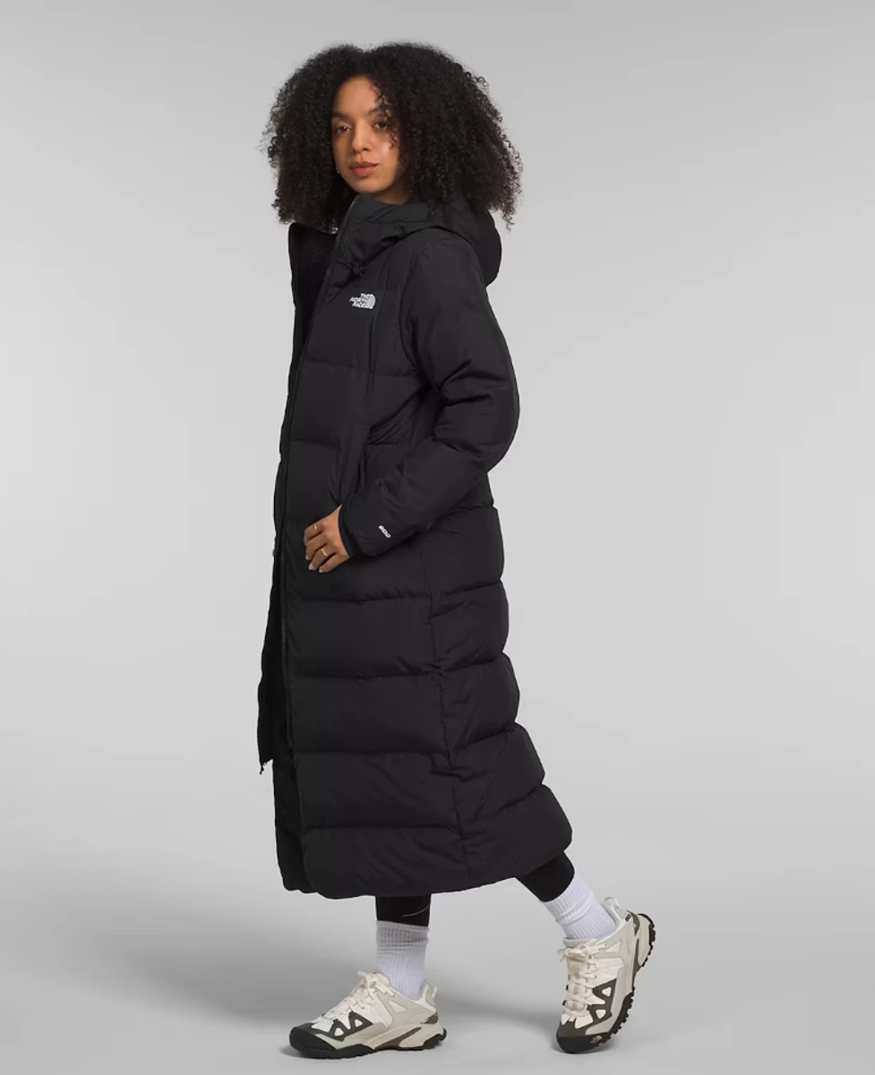 Чорний пуховик на зиму