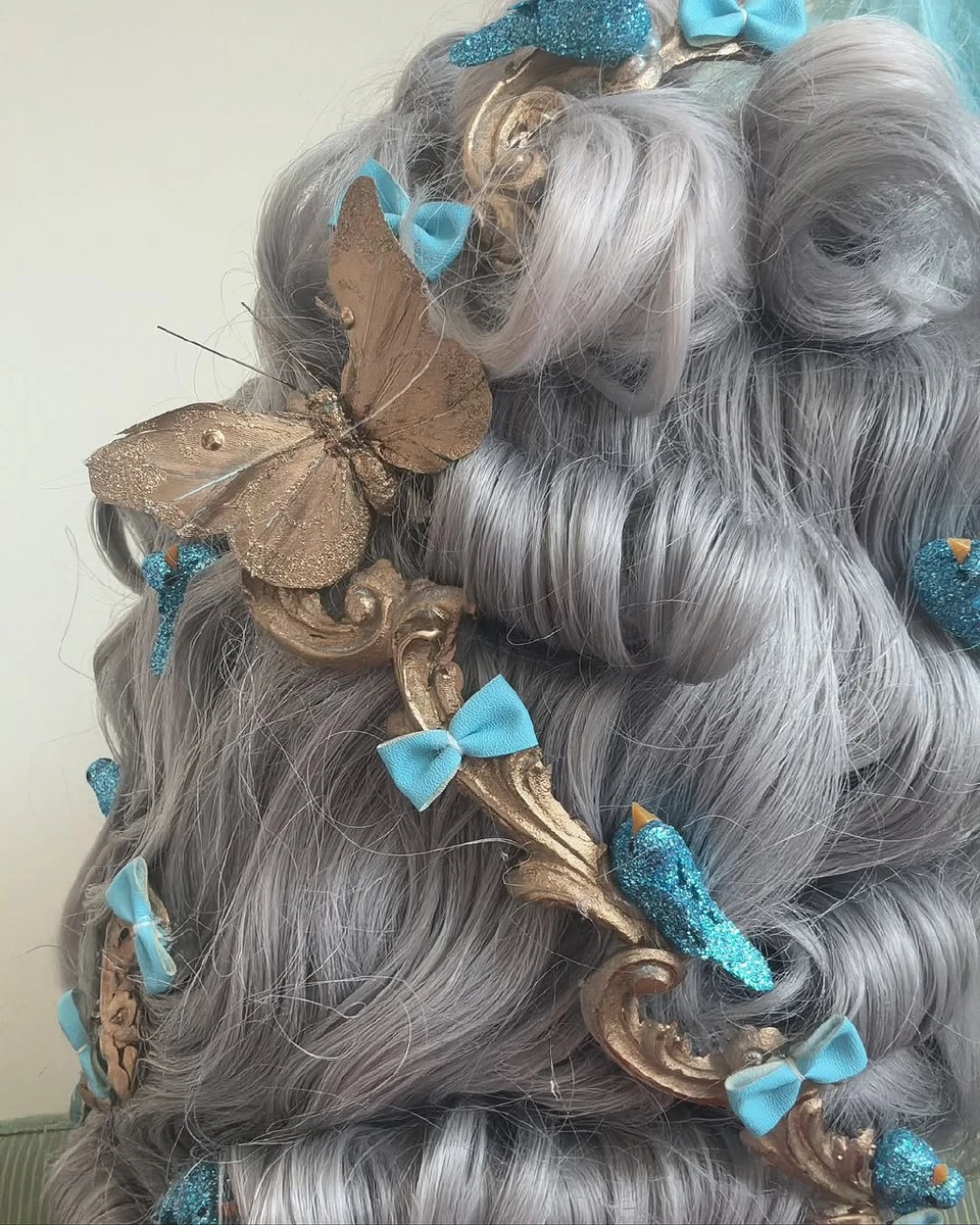 Зачіска Усанової