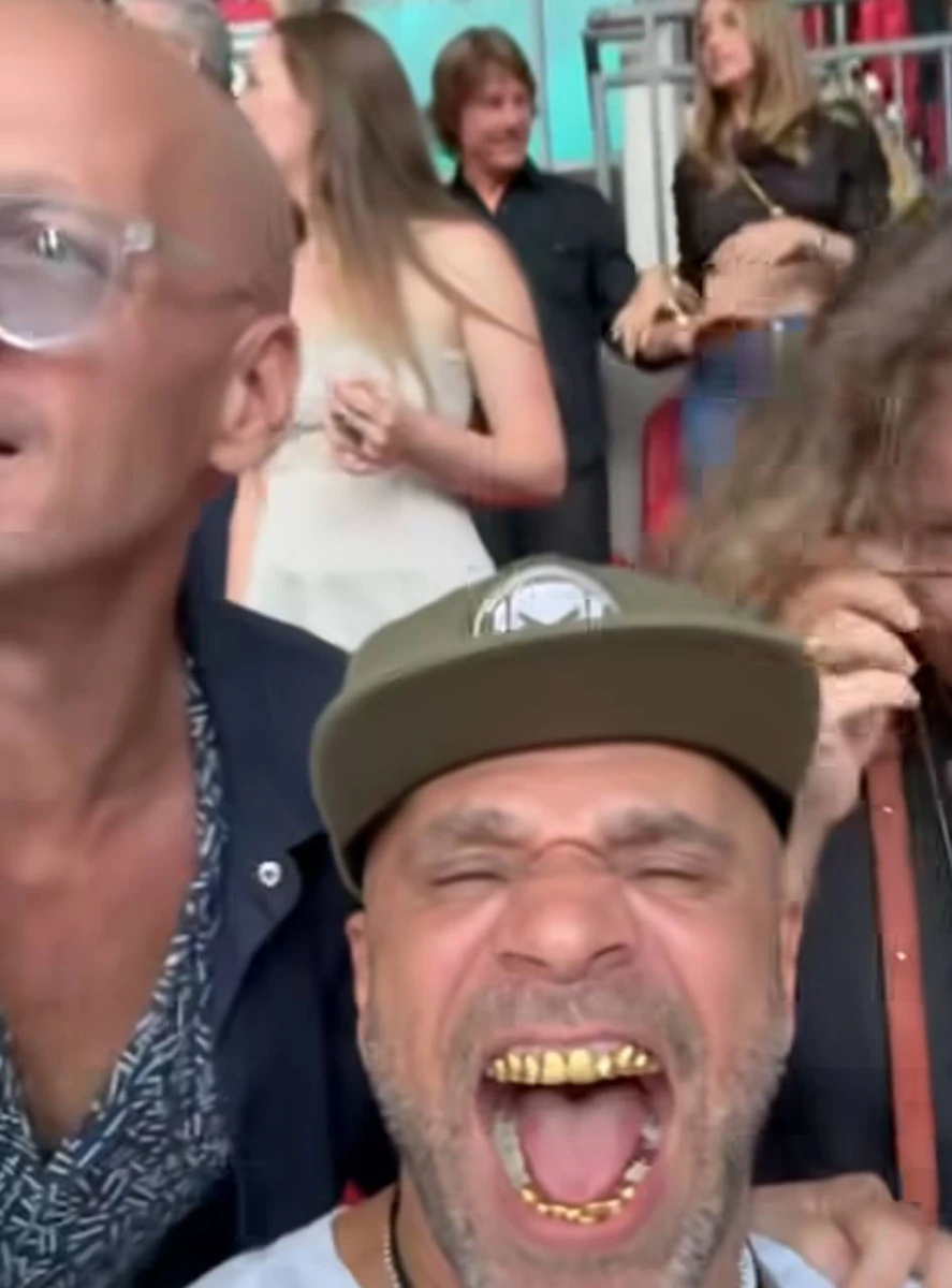 Круза і Анну де Армас заскочили біля басейну