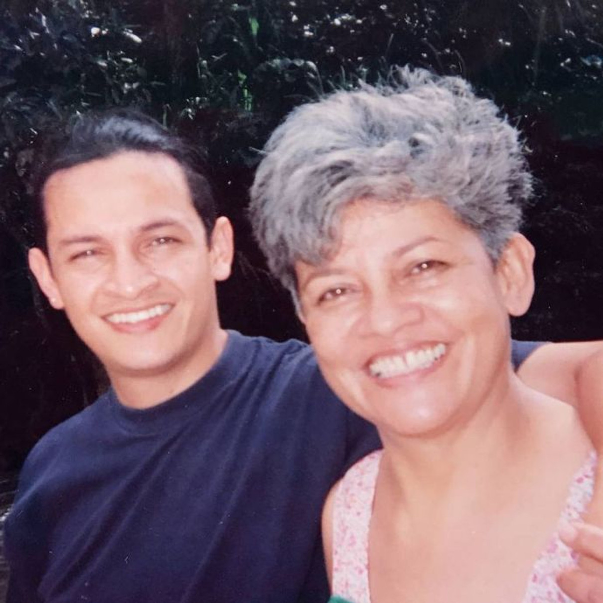 Ектор Хіменес-Браво разом з мамою