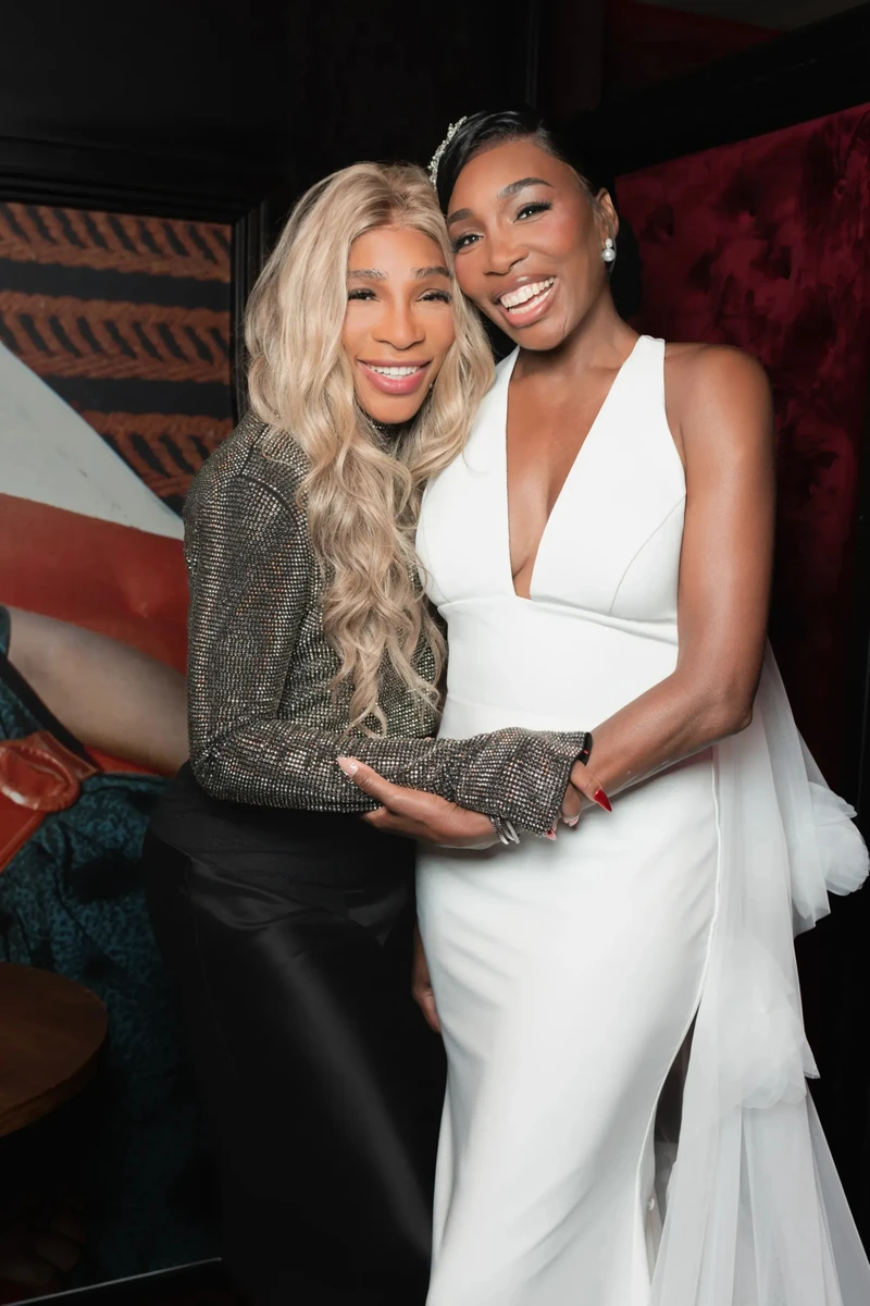 Серена Вільямс обійняла сестру-наречну на її весіллі