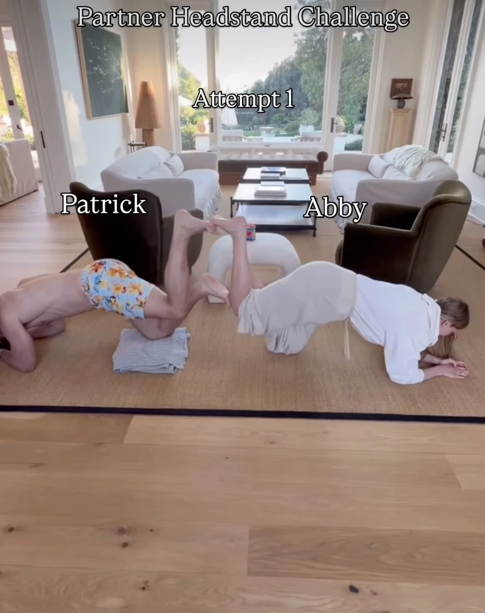 Син і невістка Шварценеггера насмішили спробами повторити челендж-стійку