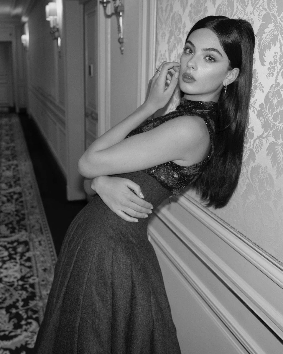 У 19-річної Деви теж є бойфренд, італійський актор