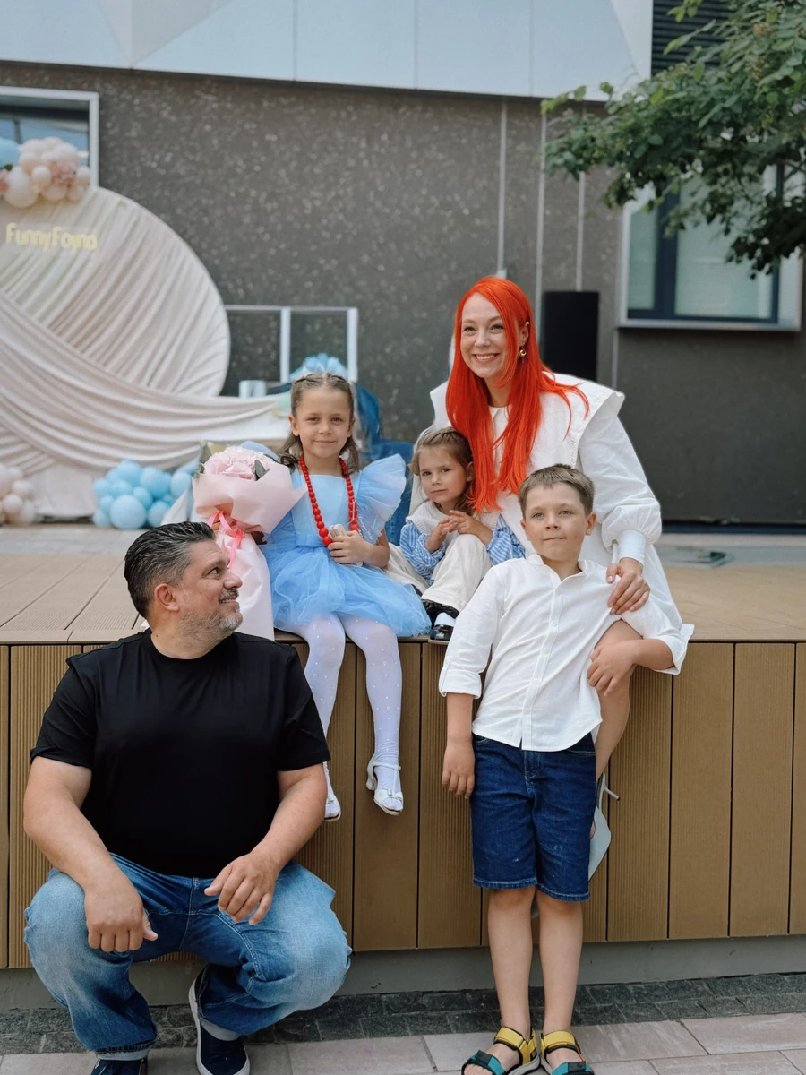 Світлана Тарабарова з родиною