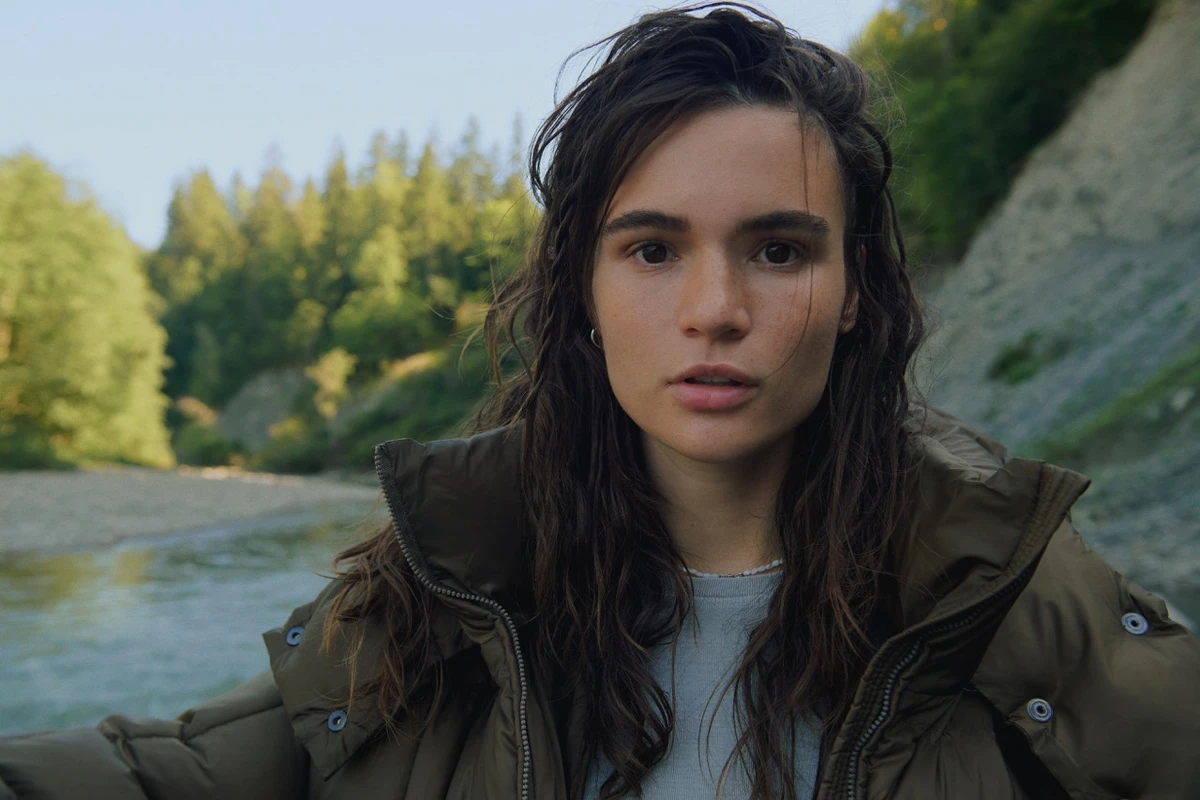 Даша обрала для зйомки мальовничц природу