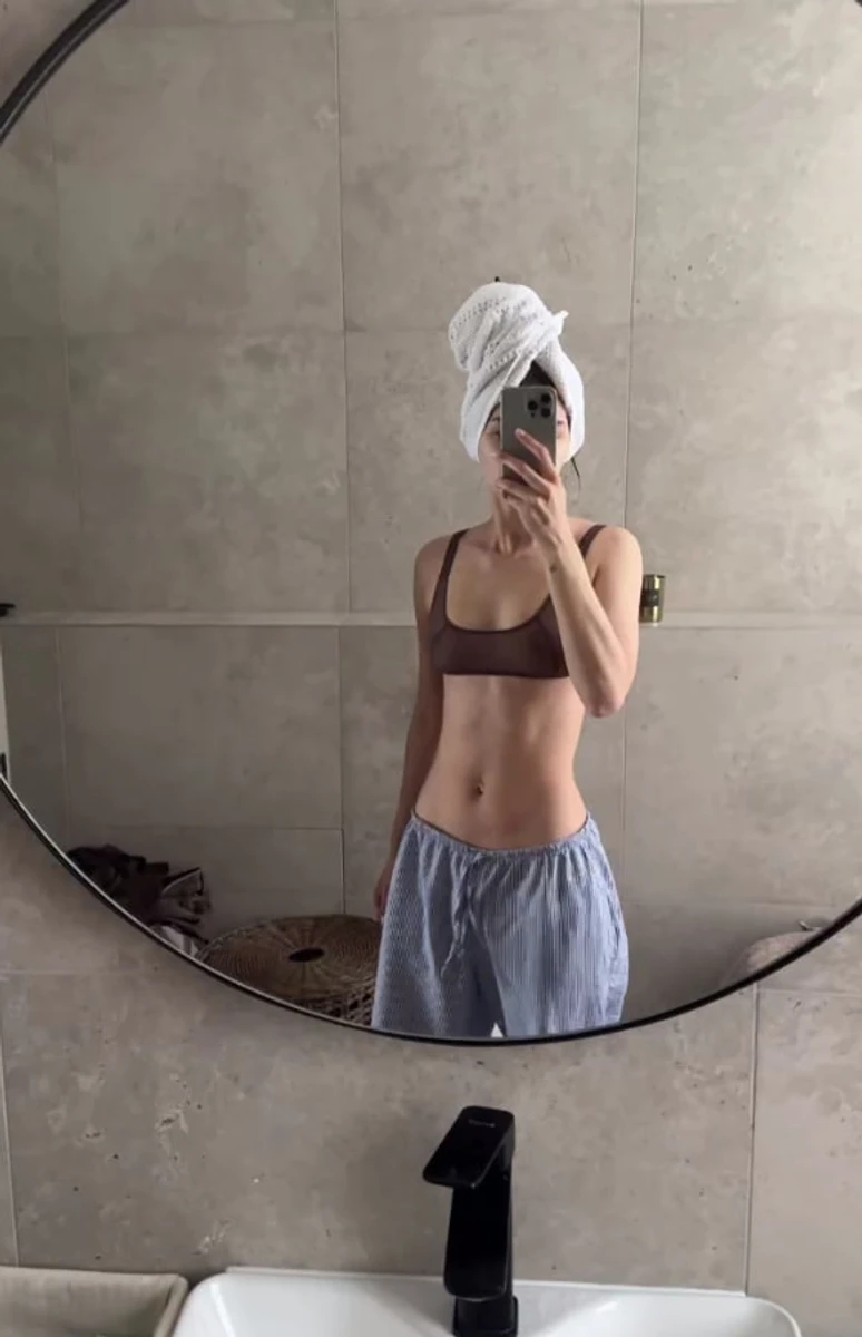 Катерина Остапчук робить селфі