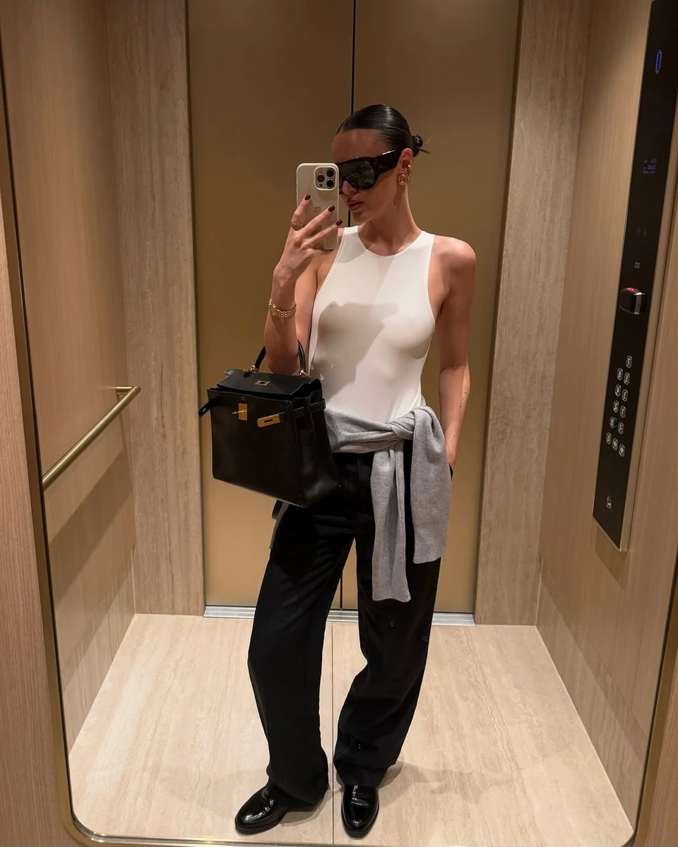 Образ з білою майкою