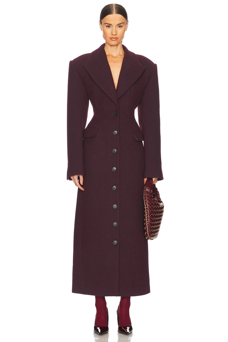 Образ з силуетним пальто