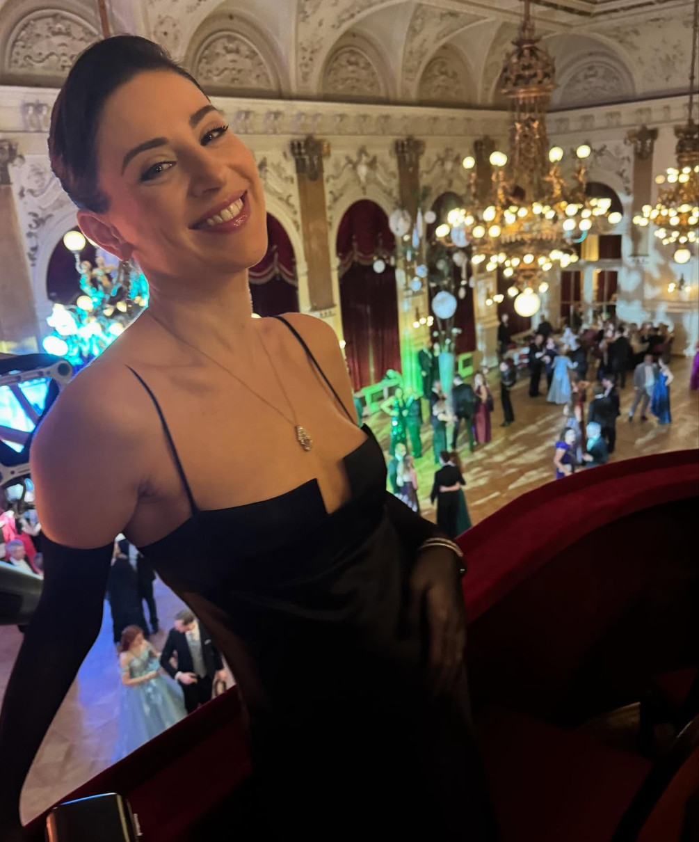 Світлана Бевза у вечірній сукні