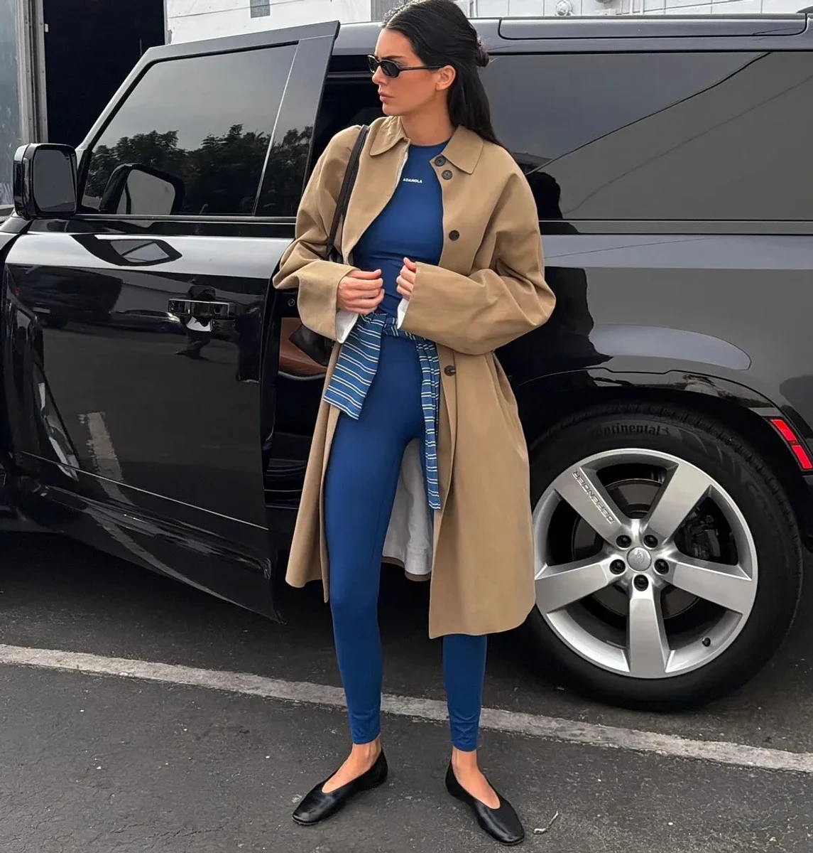 Як Кендалл Дженнер носить трендове Car Coat