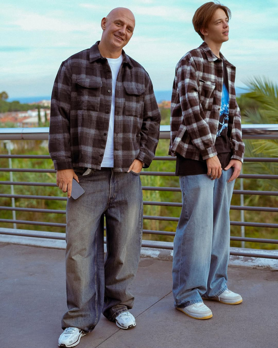 Потап наробив фото зі своїм сином