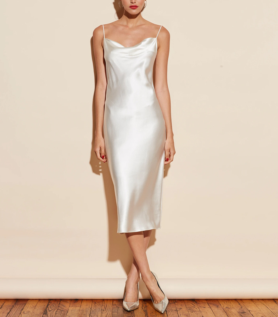 Сатинова сукня міді