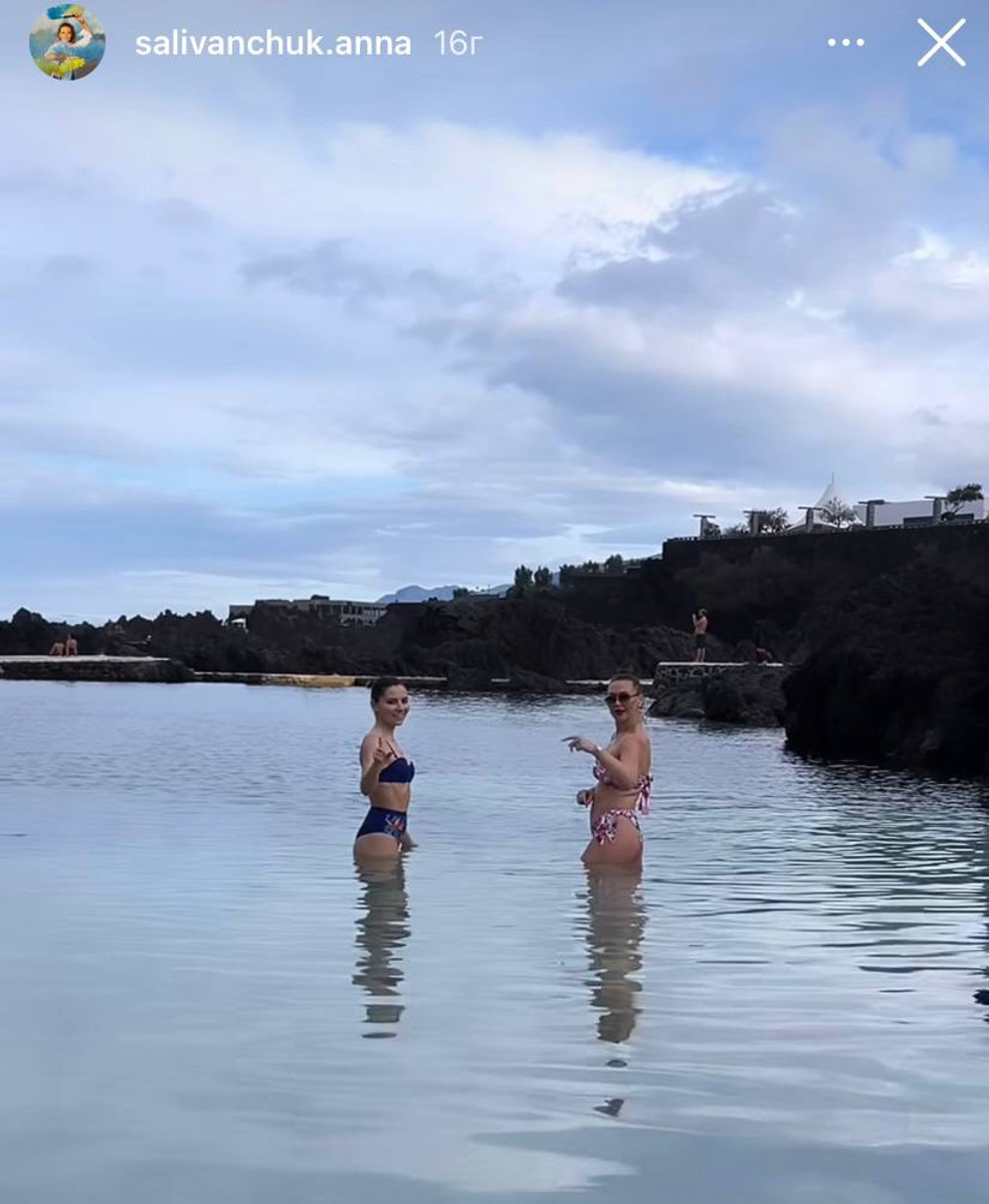 Зі слів Тоні й Анни, вода була холодна, але приїхати сюди і не покупатися вони собі не дозволили