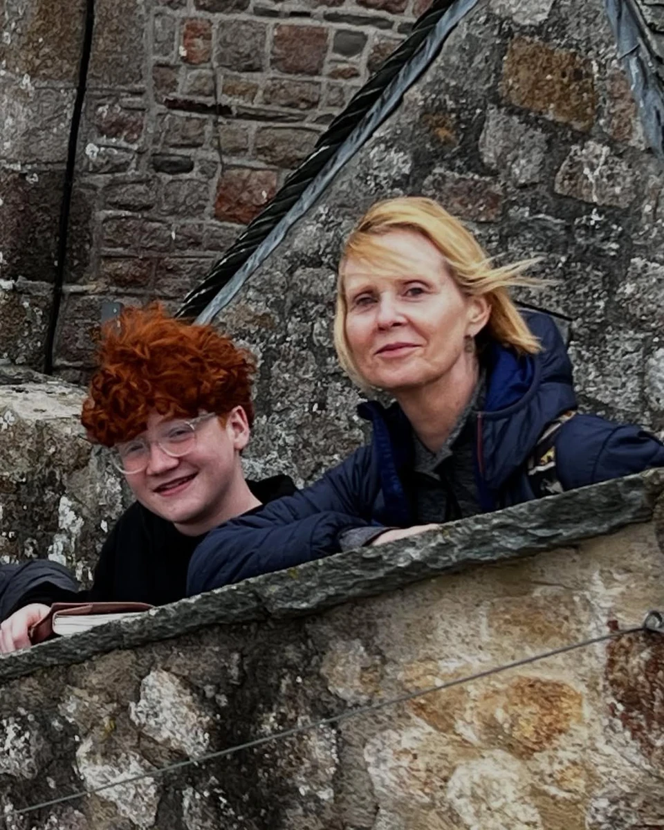 Синтія Ніксон знялася з молодшим сином у Парижі