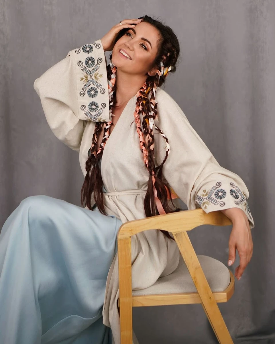 Оля Цибульська попозувала у традиційній вишиванці