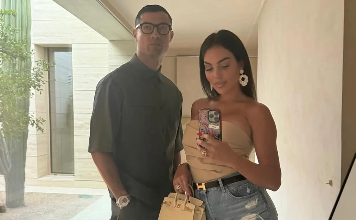 Джорджина Родрігес замилувала різдвяними фото з дітками