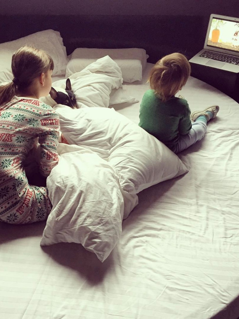 На цьому фото доньці Єфросиніної, Нані 11 років, а сину Сашку трішки більше року 