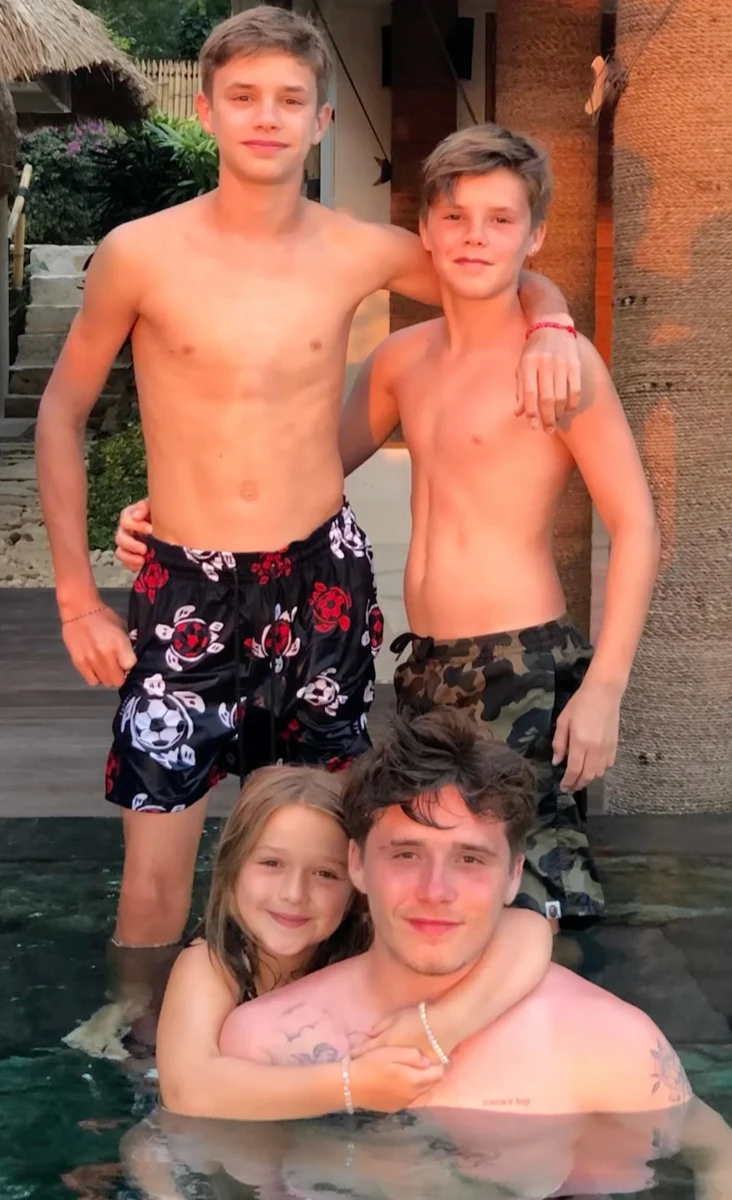 Девід і Вікторія Бекхеми замилували фото 4 дітей