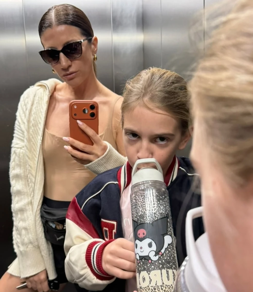 Аніта Луценко показала спільні фото з дочкою у ліфті