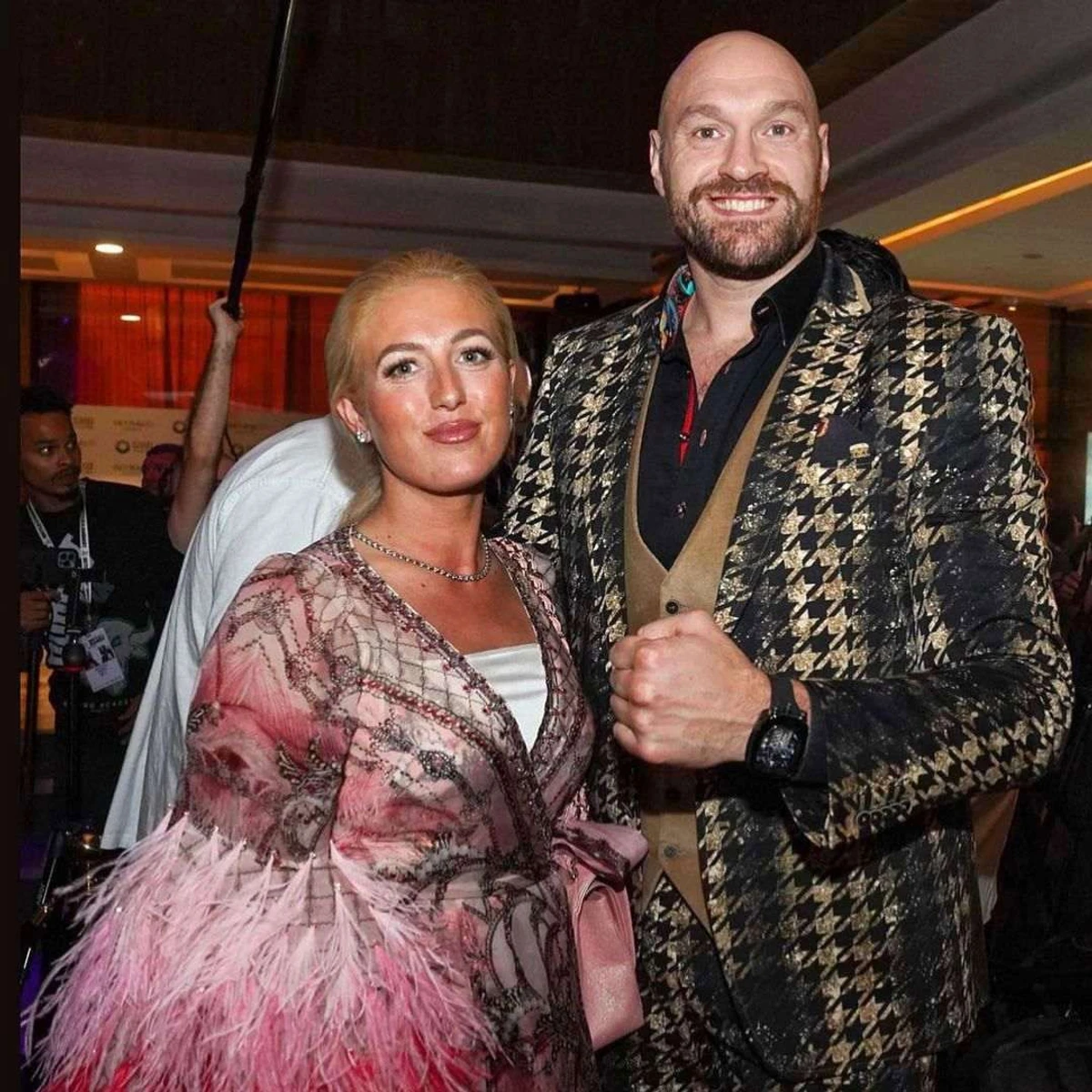 17-го лютого Тайсон битиметься за титул абсолютного чемпіона в надважкій вазі з Олександром Усиком, який поки не наздогнав британського колегу за кількістю нащадків, але старається  