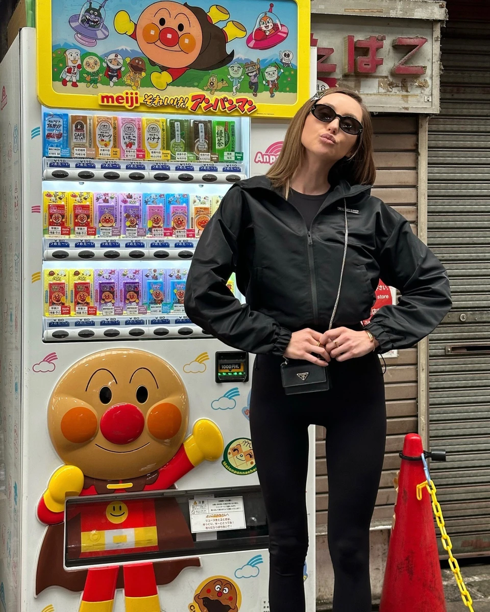 ексдружина Тищенка в лосинах