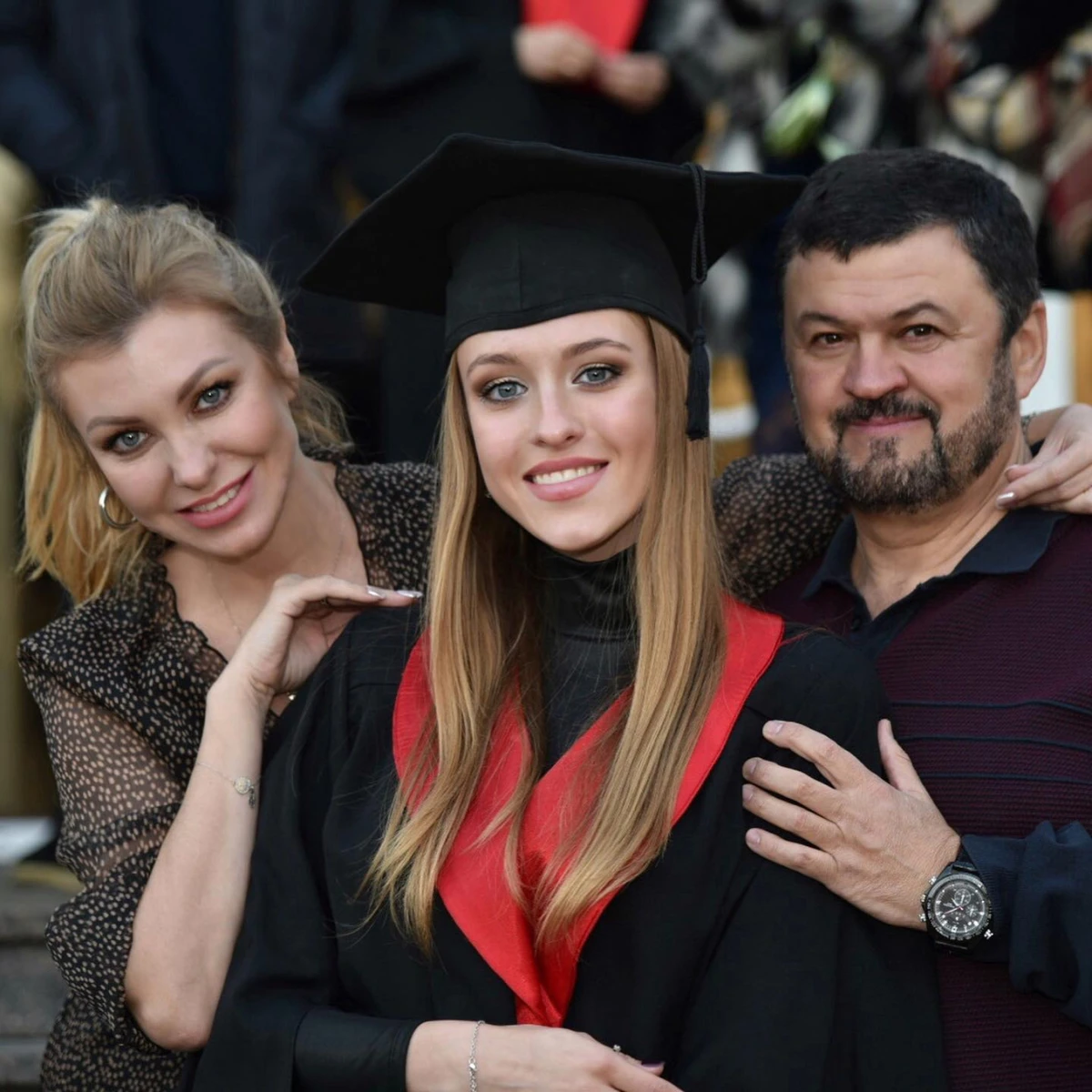 Помічниця Тищенка з батьками