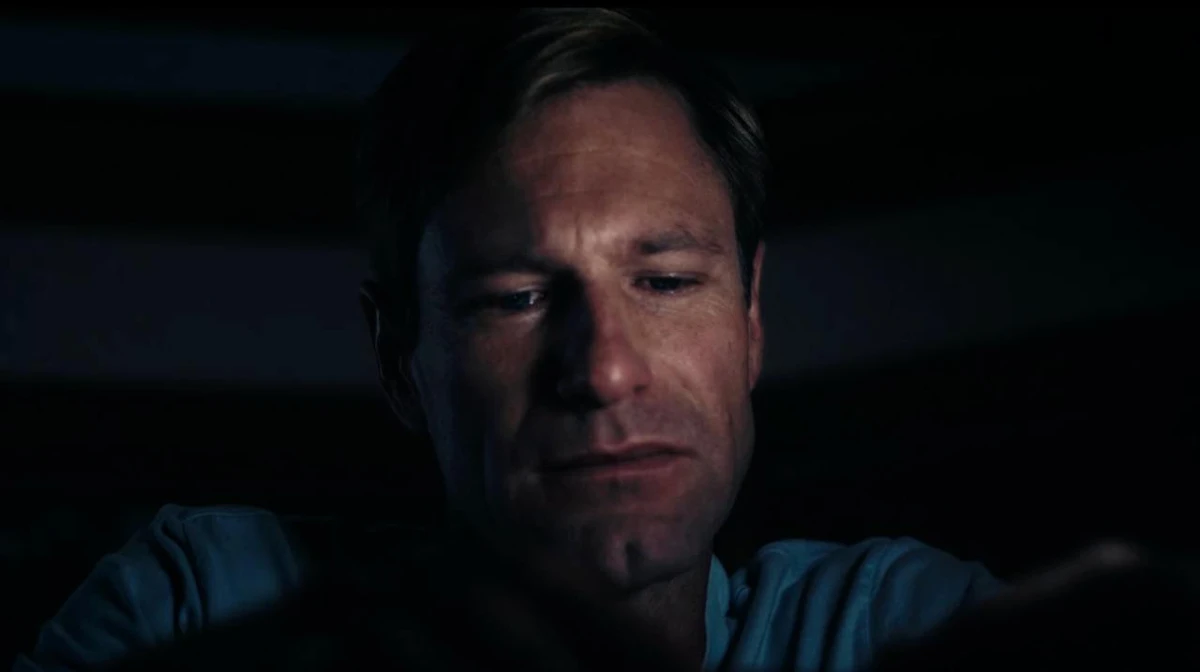 Кроляча нора Аарон Екхарт