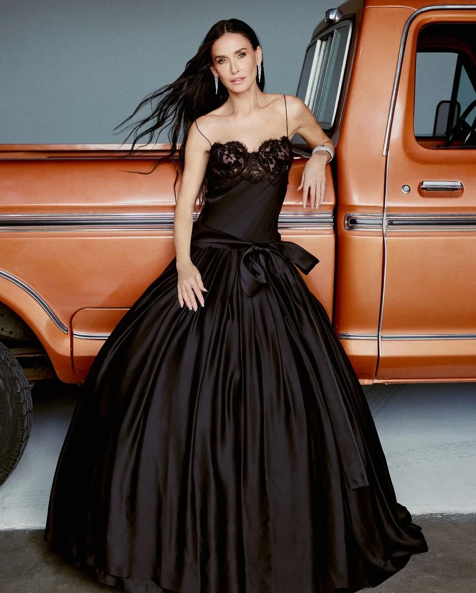 Демі Мур у глянці