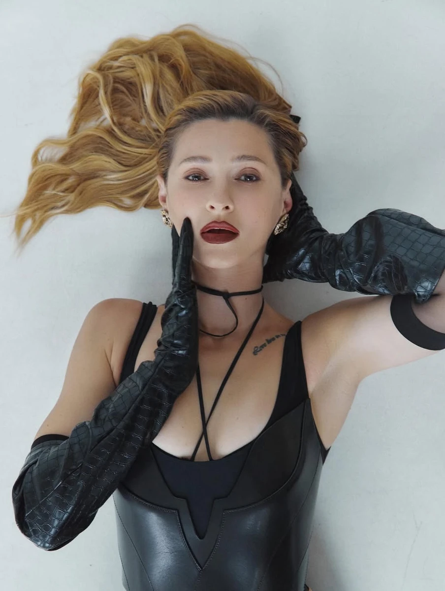 Співачка Таянна