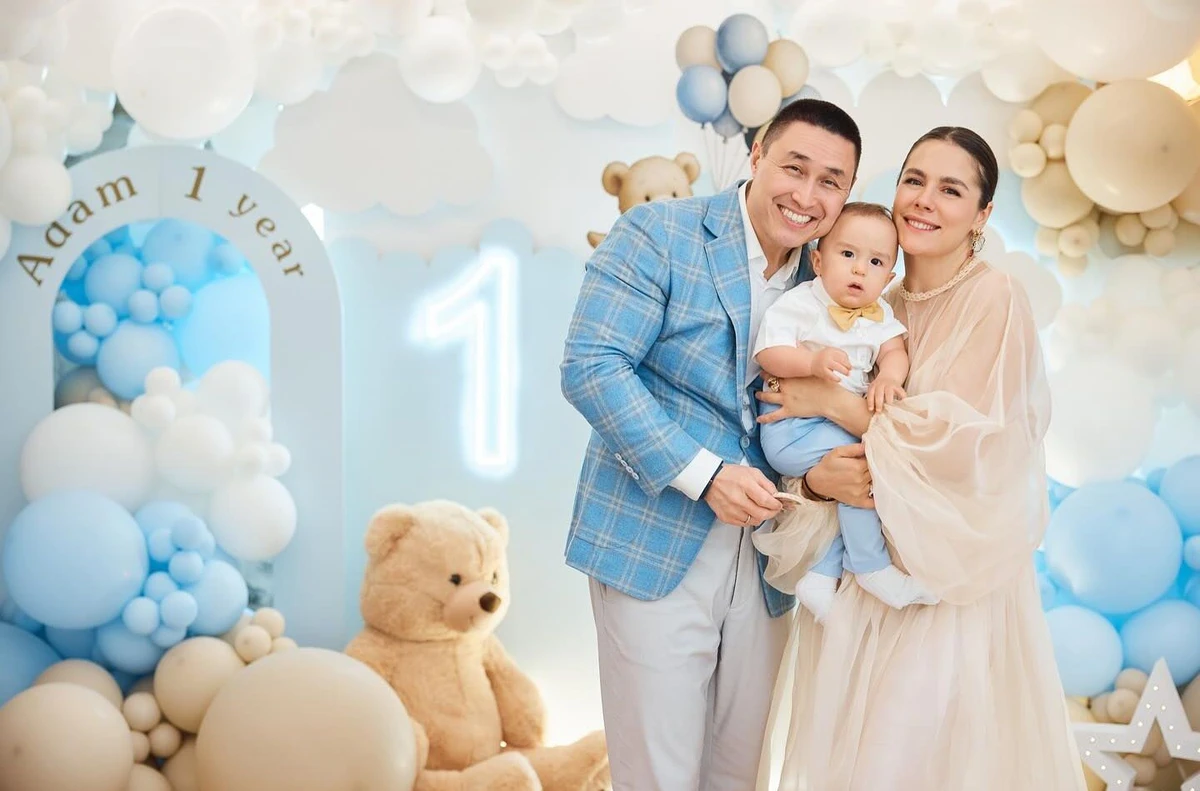 Іванна Онуфрійчук із сином і чоловіком