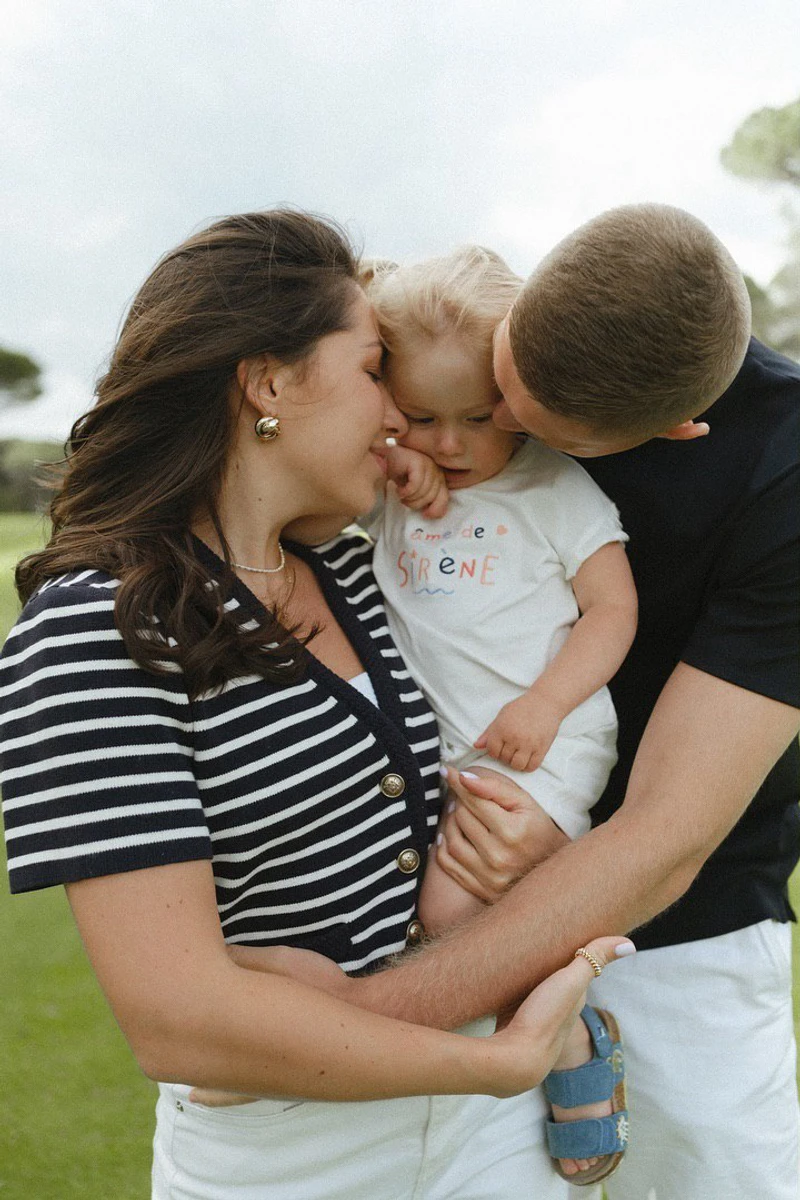 Артем Довбик з родиною