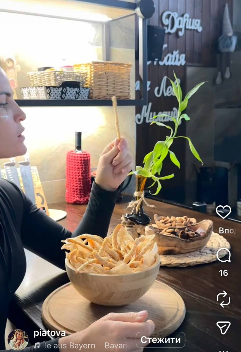 Юлія Пятова показала новий рецепт корисних ковбасок