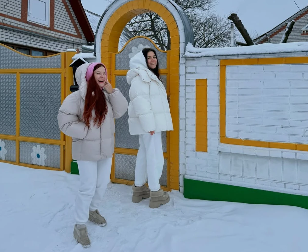 Іванна Онуфрійчук із сестрою завітала до рідного села