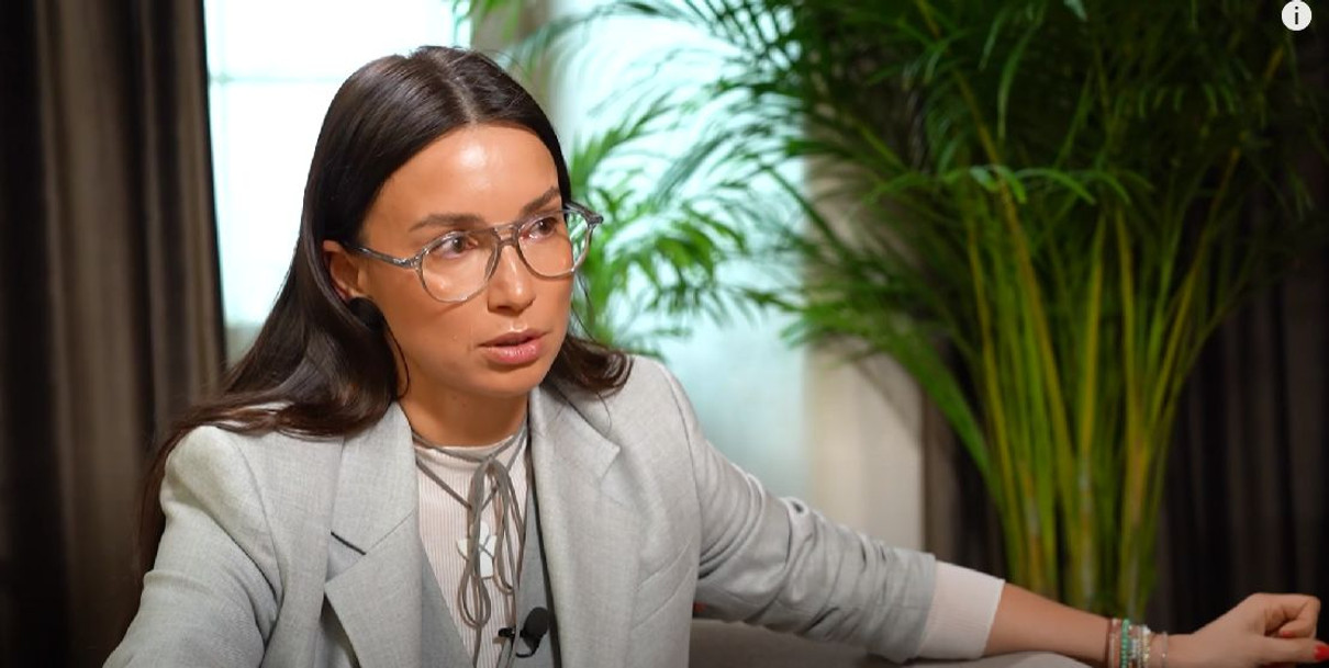 Марина зі сльозами на очах згадувала про зради чоловіка