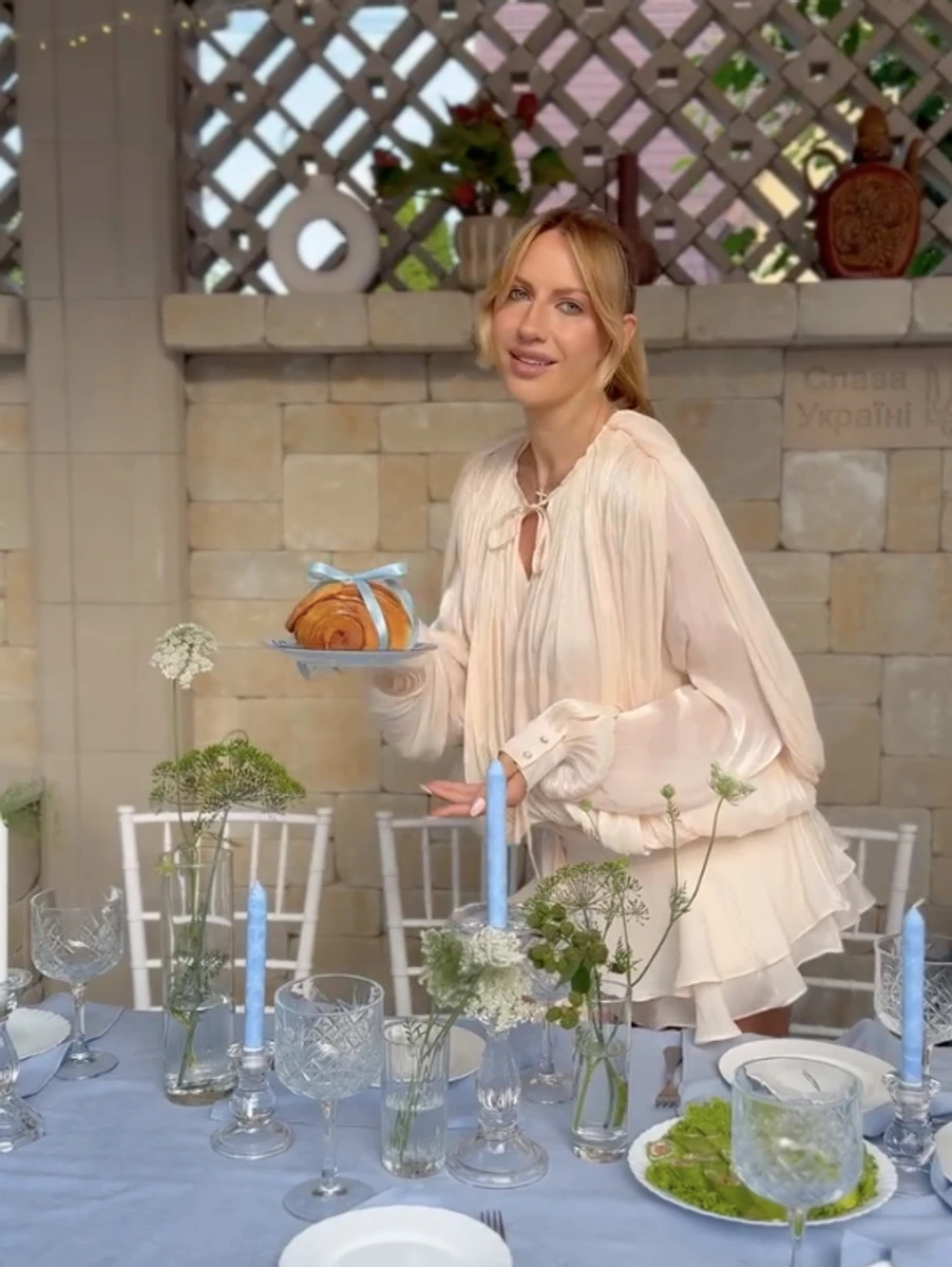 Леся Нікітюк засвітила святковий стіл для вечірки її сина