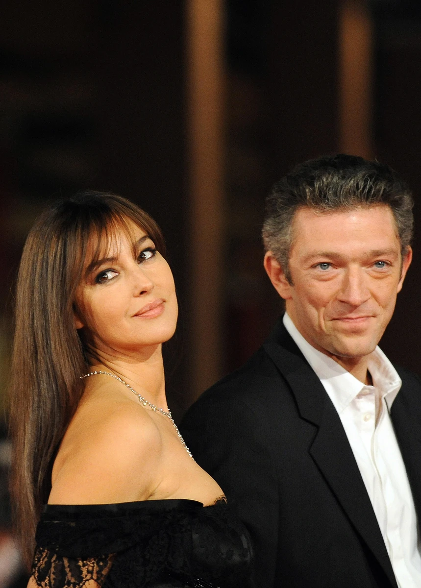 Моніка Белуччі і Венсан Кассель на хіднику