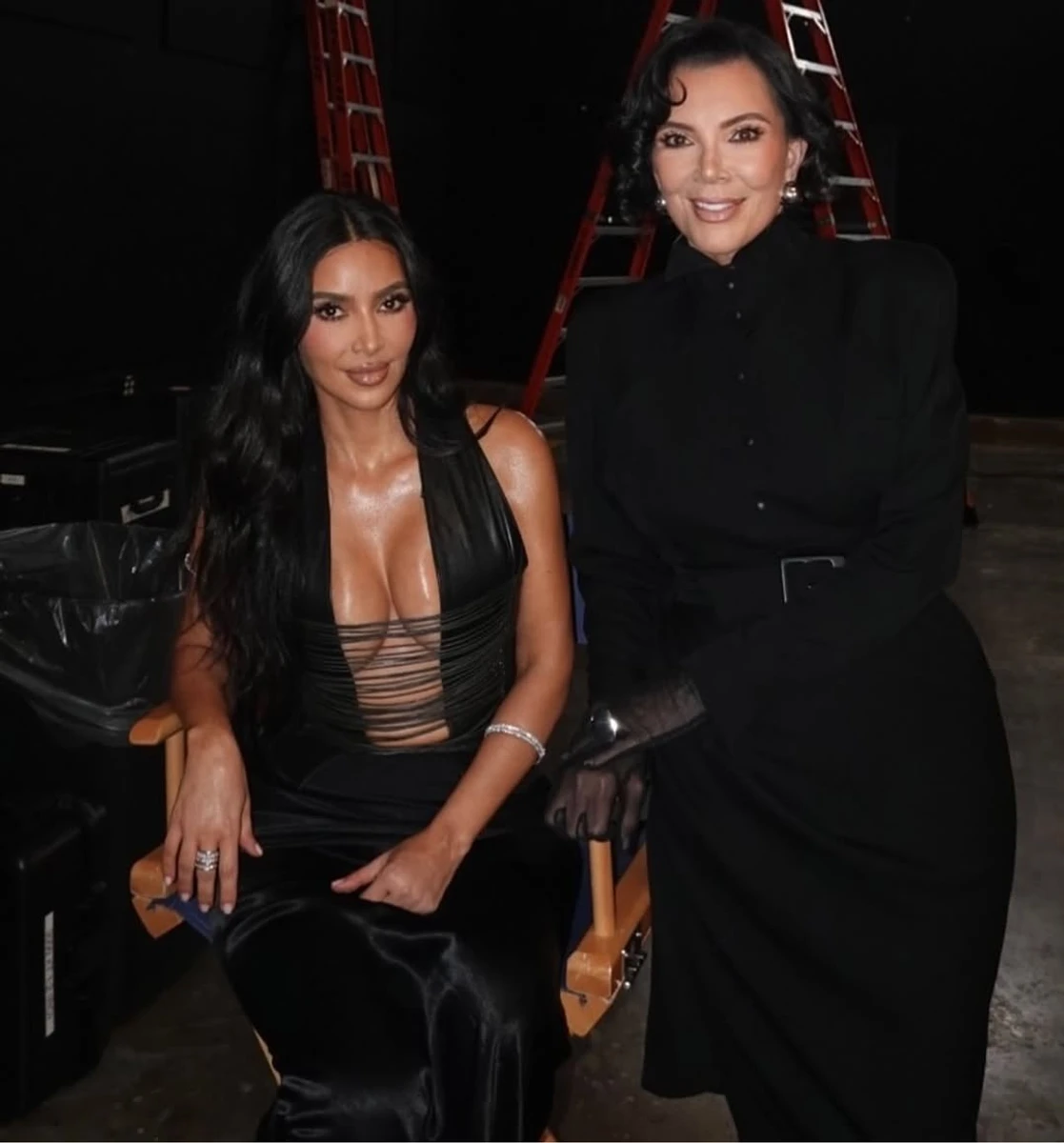 Мама Кім Кардашян привітала її з 45-річчям спільним сексі фото