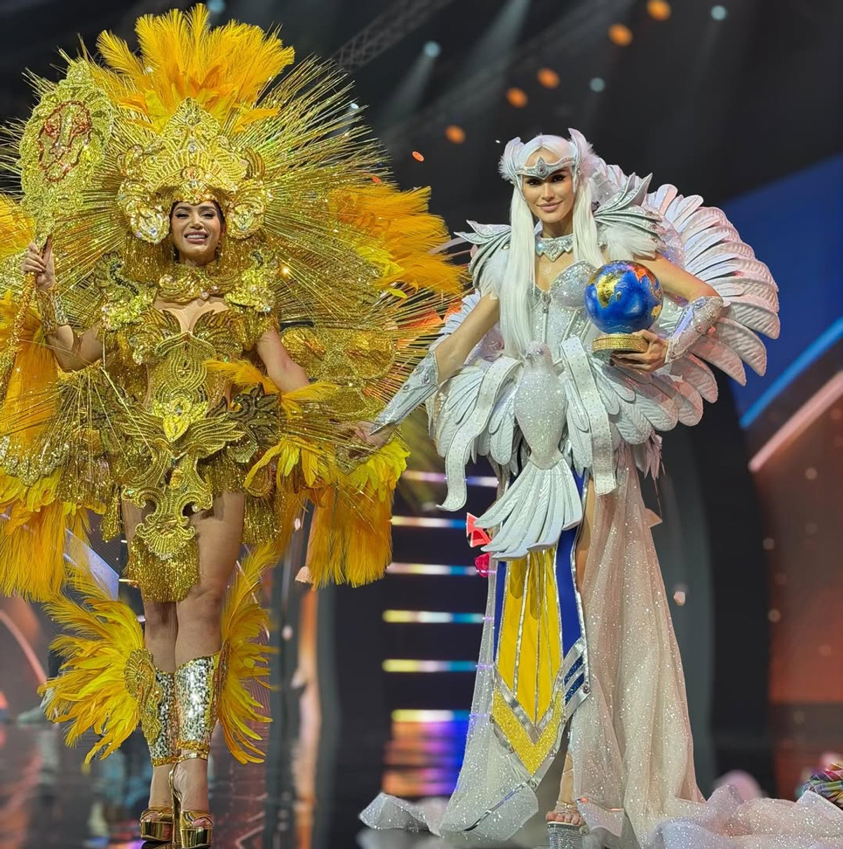 Міс Всесвіт Україна-2025 Софія Ткачук у блискітках і з глобусом пройшлася подіумом