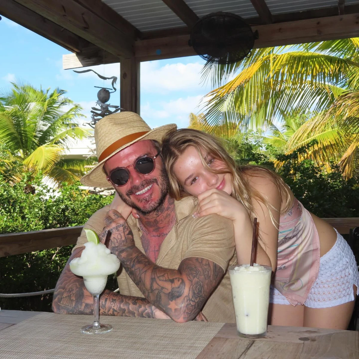 Також Девід показався з дочкою Харпер