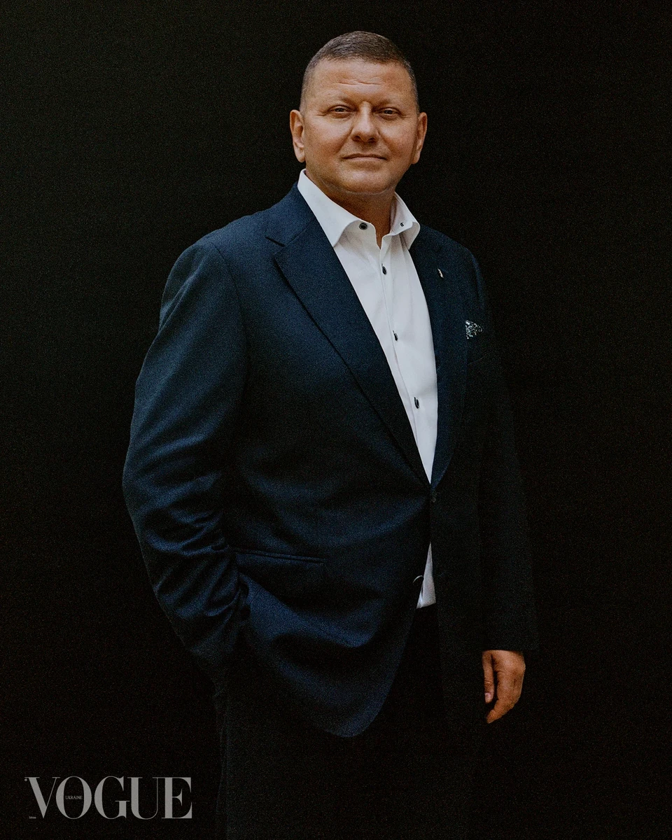 Валерій Залужний в елегантному костюмі знявся для глянцю