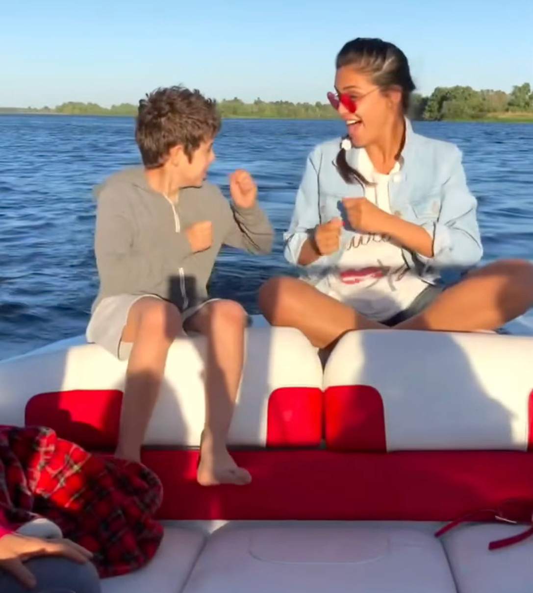 Санти Дімопулос замилувала спільним відео з сином на його 17-річчя