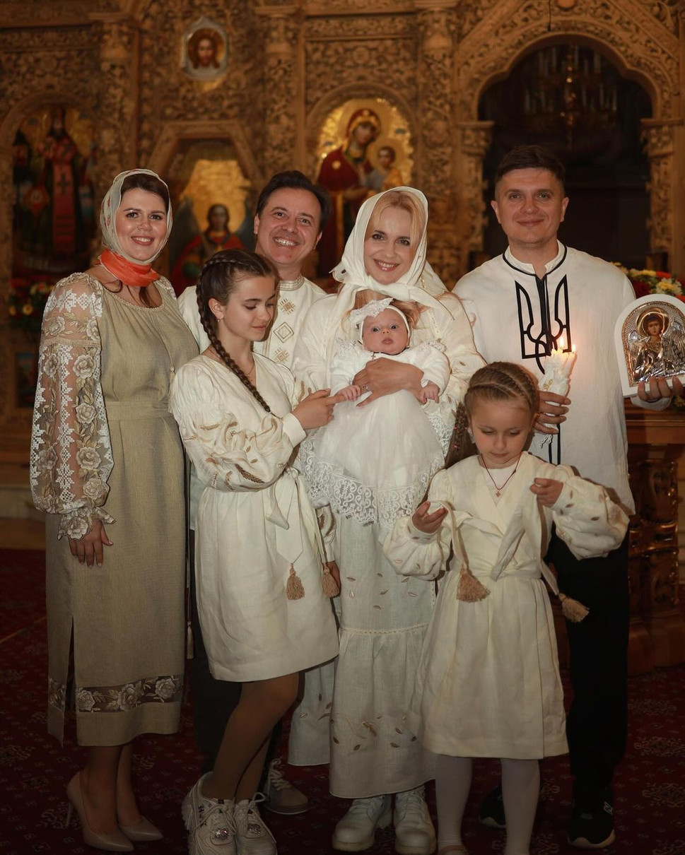 Дівчинка має відомих хрещених батьків