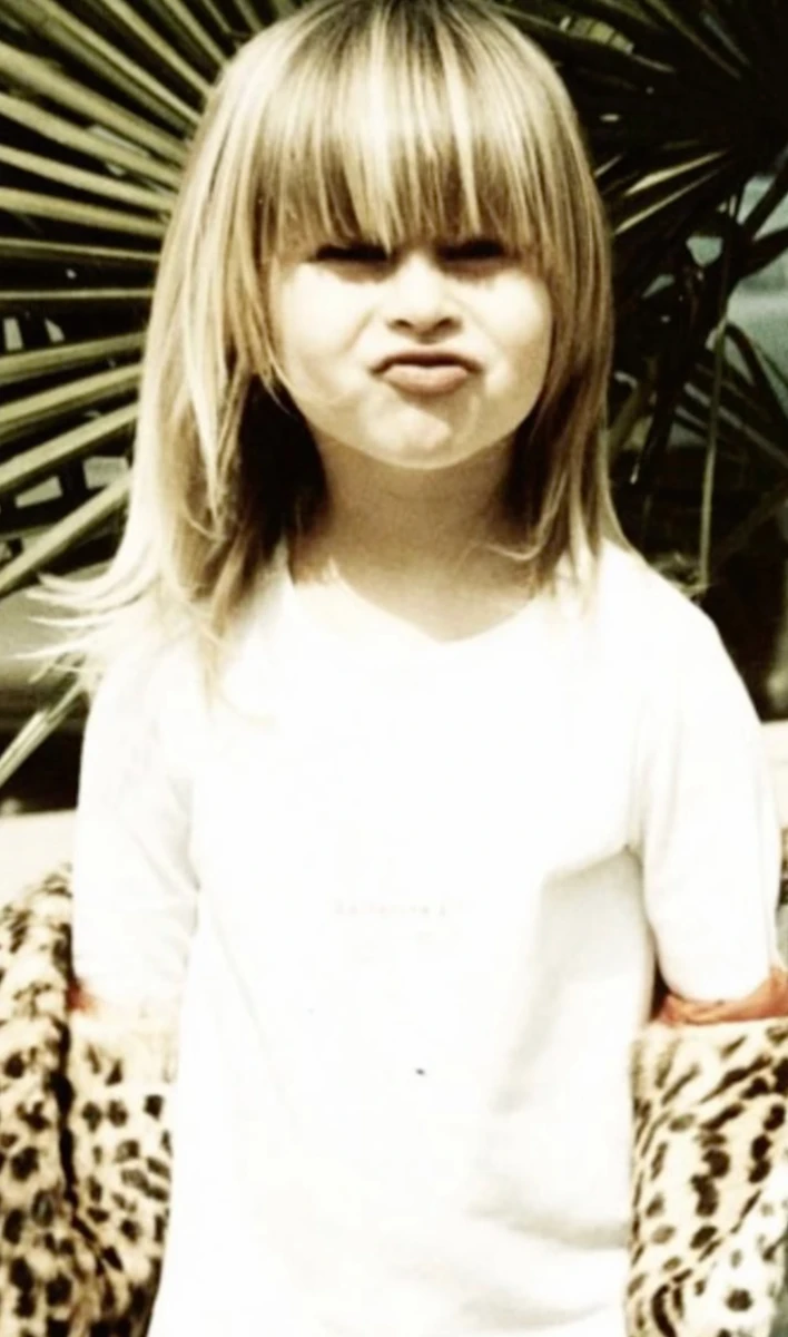 Онука Ротару показала себе маленьку