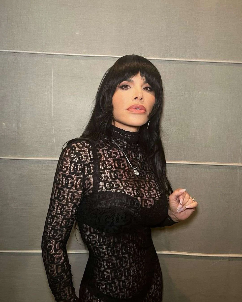 Лорен - любителька провокаційних луків