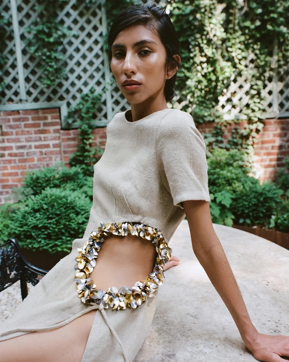 Сукня з паєтками