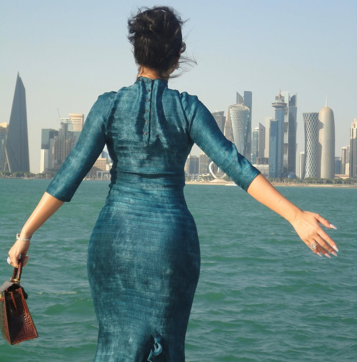 Наречена Роналду блиснула сідницями в обтислій сукні